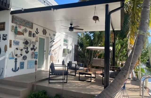 Charming 2-bedroom house with WiFi and AC in Layton