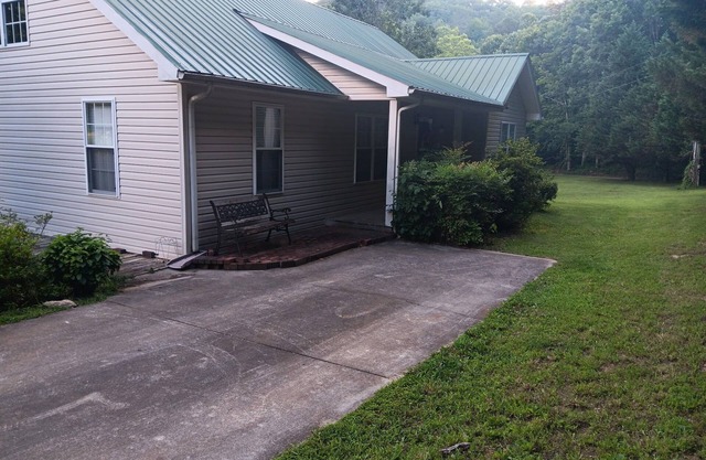 Charming 2-bedroom house in delightful Vonore with AC
