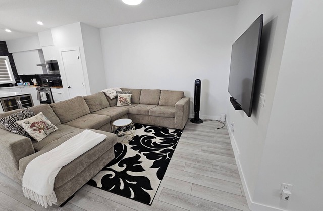 Charming 2-bedroom in SW Calgary
