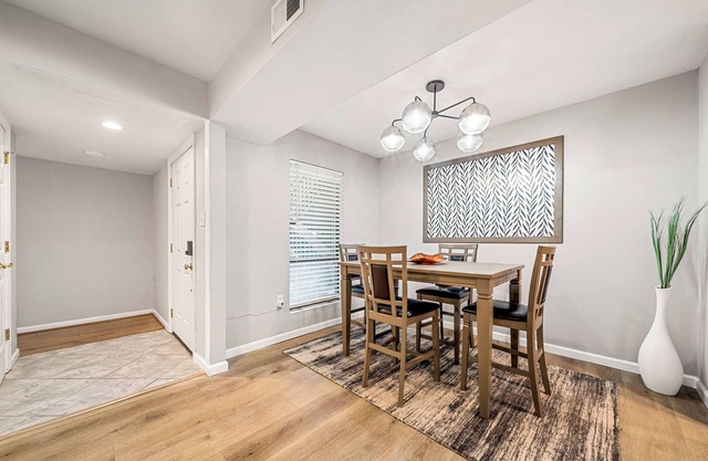 Charming 2-bedroom just Minutes From the City on Providence Road