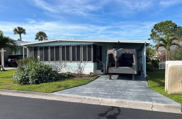 Charming 2-bedroom mobile home with WiFi, AC in peaceful Melbourne