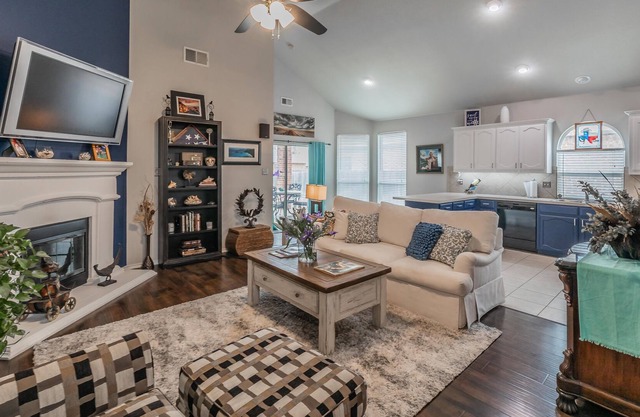Charming 2 bedroom + office across from park, walking trail!