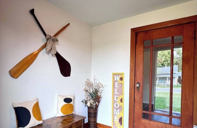 Charming 2-bedroom pet friendly house, close to Weko Beach & Wine Trail