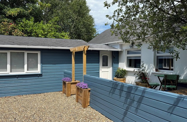 Charming 2-bedroom shabby chic cottage in beautiful Kinvara.