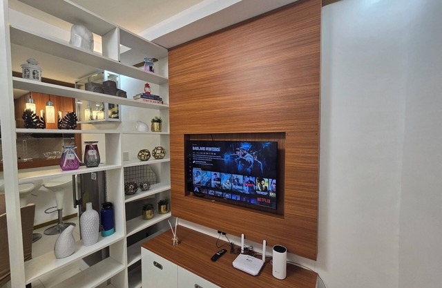 Charming 2-bedroom townhome with AC, WiFi in delightful Compostela