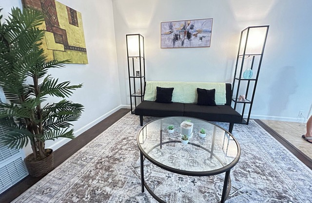Charming 2-bedroom townhome - All brand new - pets welcome