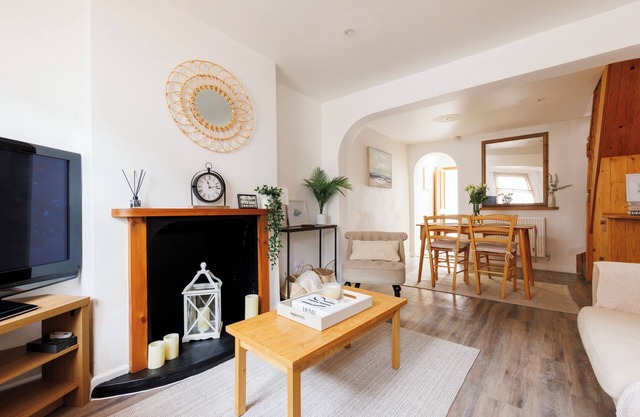 Charming 2 bedroom Townhouse located in Lewes