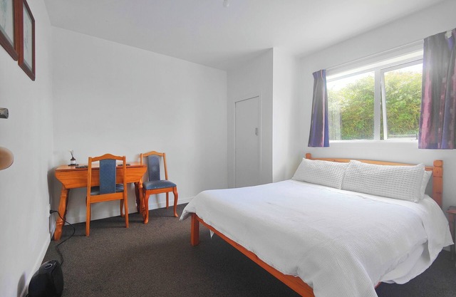 Charming 2-bedroom unit in lovely Wellington with AC, WiFi sale on now