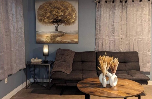 Charming 2-bedroom apartment in wonderful Bakersfield
