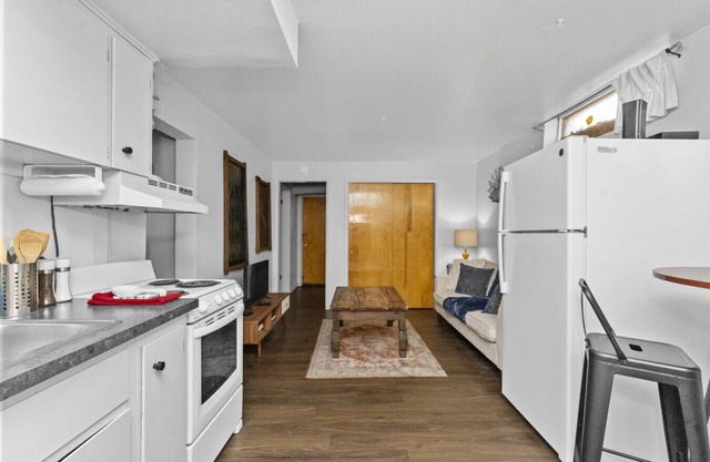 Charming 2 Bedroom Apartment