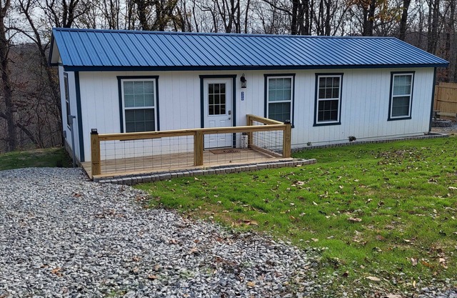 Charming 2-bedroom, 2 full baths and pet friendly house near Mammoth Cave NP.