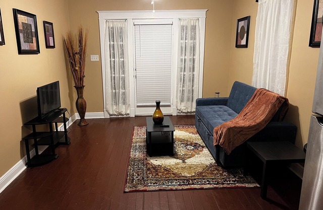 Charming 2-bedroom house with AC, WiFi in fabulous New Orleans