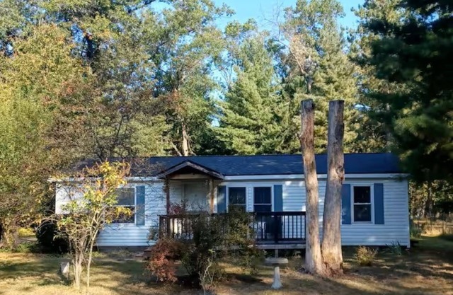 Charming 2-bedroom house in fabulous Houghton Lk/Prudenville: WiFi, AC, 2/2!