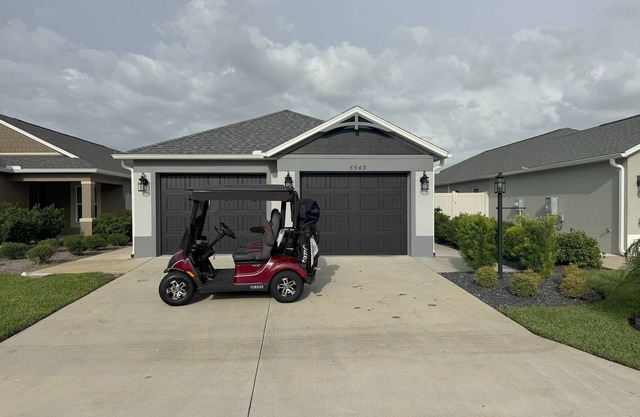 Charming 2-bedroom house in The Villages with Golf Cart
