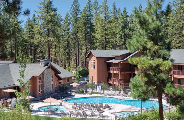 Charming 2-bedroom resort in Zephyr Cove