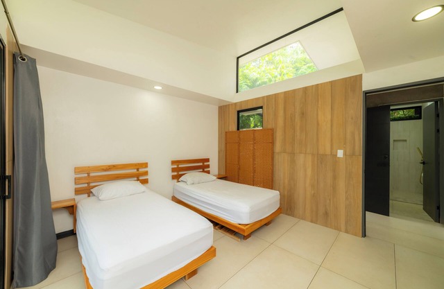 Charming 2-bedroom villa with AC, pool near Santa Teresa Beach