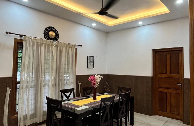 Charming 2-bedroom villa with WiFi, AC in enchanting Kochi