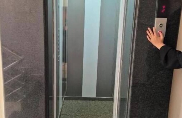 Charming 2-bedroom with AC, WiFi in delightful Dindigul/Mymoon service apartment