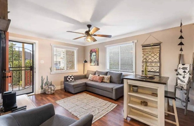 Charming 2B1B near Beach, your perfect staycation