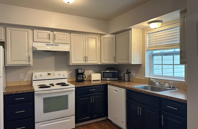 Charming 2BDR: 5 Min to Fort Leonard Wood