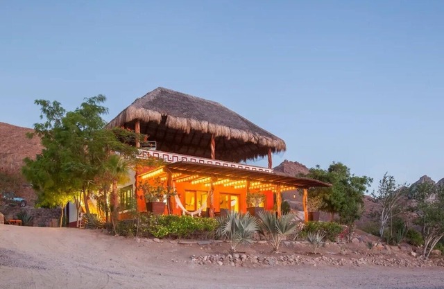 Charming 2BR/1Ba farm house close to Balandra