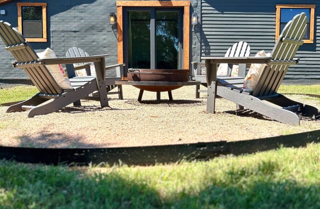 Charming 2BR Bunkhouse in the heart of the Texas Hill Country!