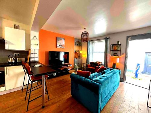 Charming 2BR Cottage in Devon | Fully Equipped & Cosy Retreat