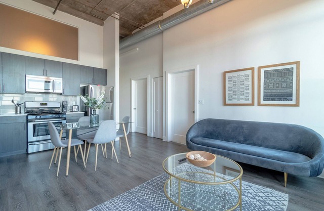Charming 2BR Unit Near McCormick & Millennium Park