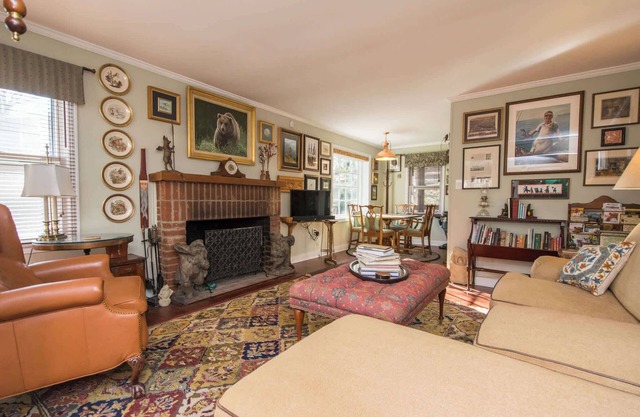 Charming 2BR w/ Spacious Yard Near Lake Juian