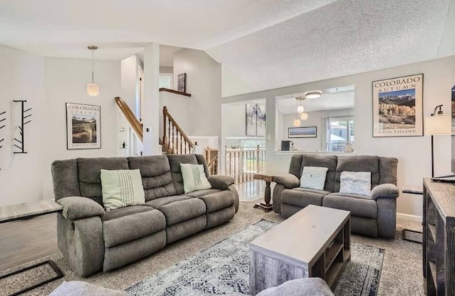 Charming 3 BDR Home w/ Hot Tub & Sauna