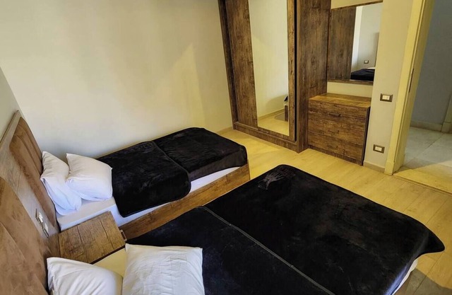 Charming 3-bedroom villa with WiFi and AC in gorgeous Cairo Governorate