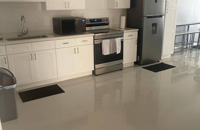 Charming 3-bed Apartment in Portmore With Pool
