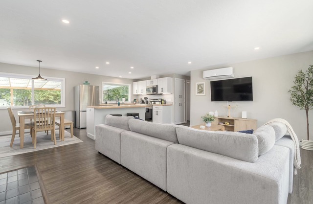 Charming 3-bed bungalow walk to University of Oregon, Autzen, & Hayward Field