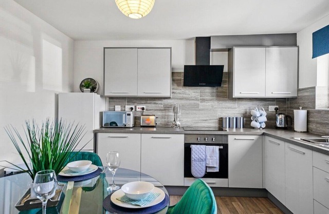 Charming 3 Bed House in Peterborough with Parking