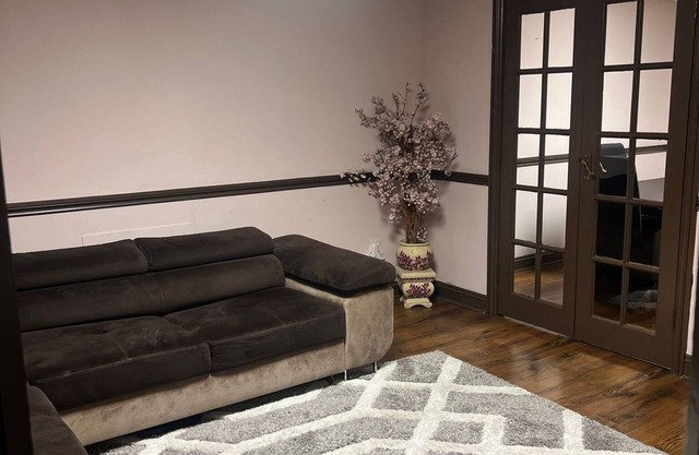Charming Close Retreat in Grays