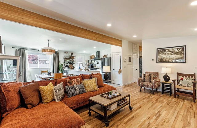 Charming 3-bedroom modern house in fantastic South Salt Lake