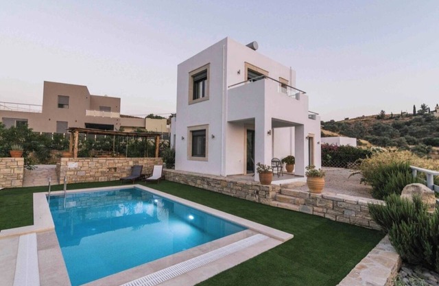 Charming 3-bedroom house with AC, WiFi in brilliant Kamilari