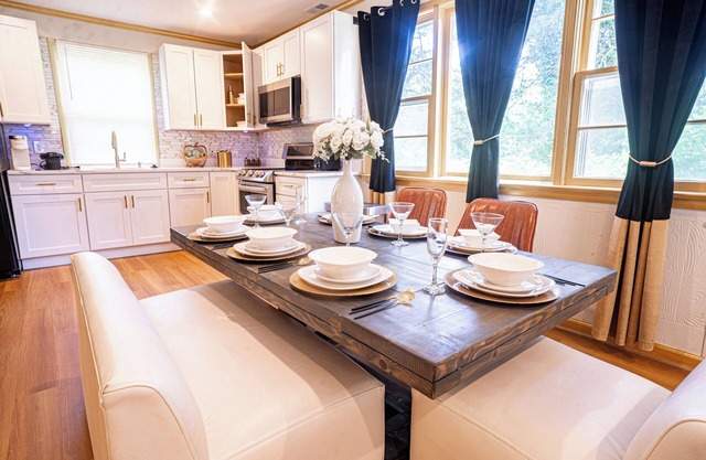 Charming 4-bedroom bed & breakfast with AC, WiFi in tranquil Upper Marlboro
