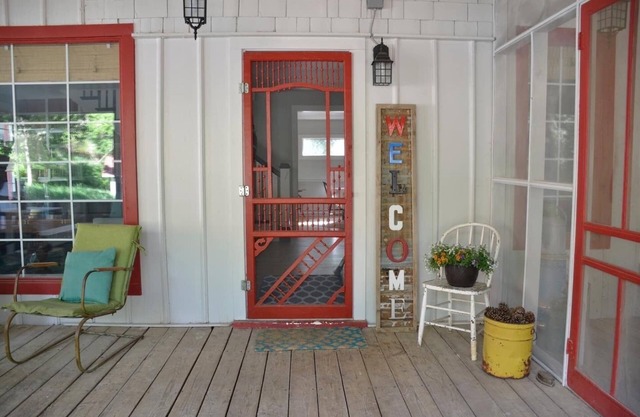 Charming 3-bedroom farmhouse in enjoyable Beulah Valley with fitness room, WiFi