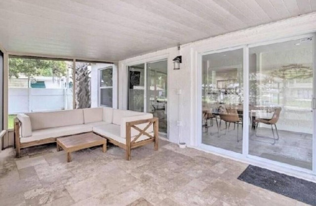 Charming 3-bedroom waterfront house with dock in Crystal River