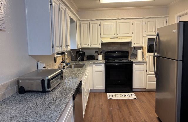 Charming 3-bedroom house with WiFi, AC in wonderful Oklahoma City