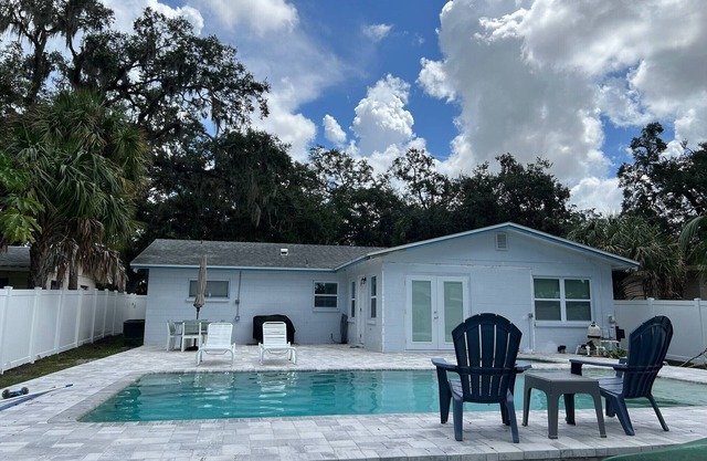 Charming 3-Bedroom Pool Home on a Dead-End Road - Close By Downtown and Beaches