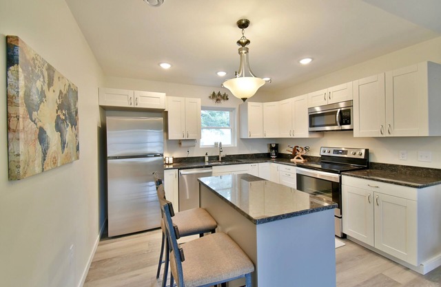 Charming 3-bedroom 2-bath house on Paul Bunyan State Trail in Pine River.