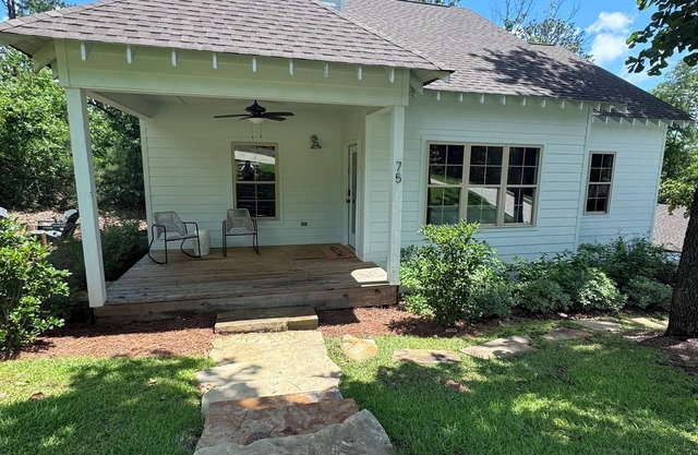Charming 3-bedroom 2 bathroom bungalow near Lake Martin