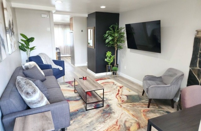 Charming 3-Bedroom Apartment Rental with Balcony and Amenities in Anchorage, AK