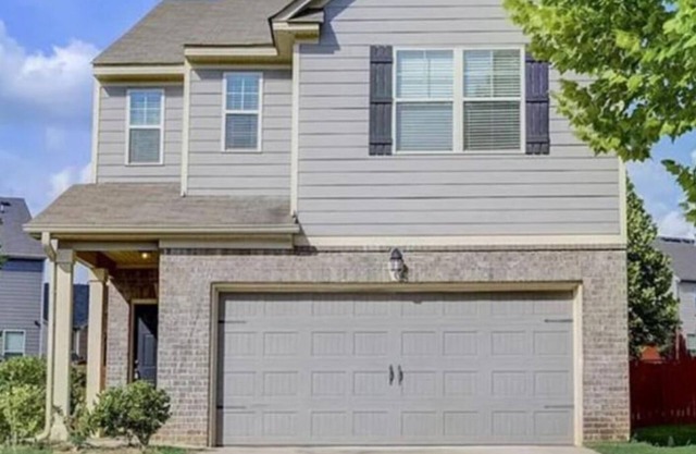 Charming 3-bedroom building with WiFi, AC in pleasant McDonough minutes from Atl