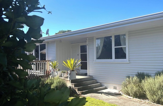 Charming 3-Bedroom Bungalow near CBD & the Mount