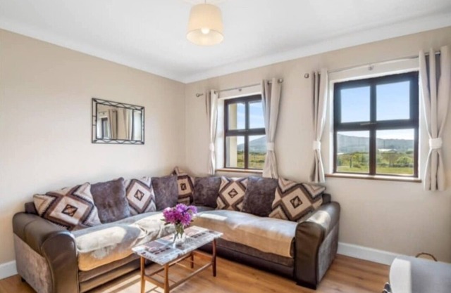 Charming 3-bedroom bungalow in welcoming Galway with WiFi and underfloor heating