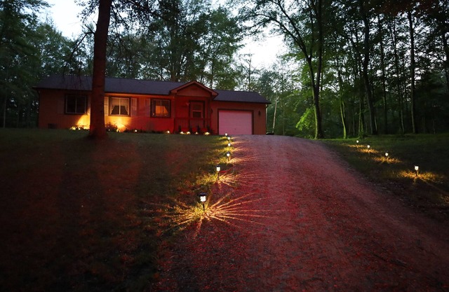 Charming 3-bedroom cabin with wonderful nature view in Farwell
