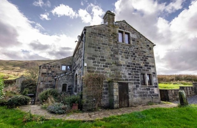 Charming 3-bedroom cottage in lovely Todmorden with WiFi